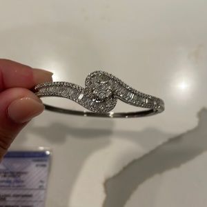 14k white gold and Diamond bangle bracelet